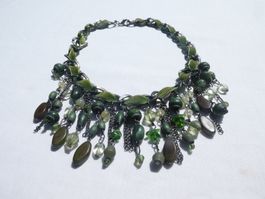 Vintage Glas- und Holzperlenkette in Grün - Boho Style