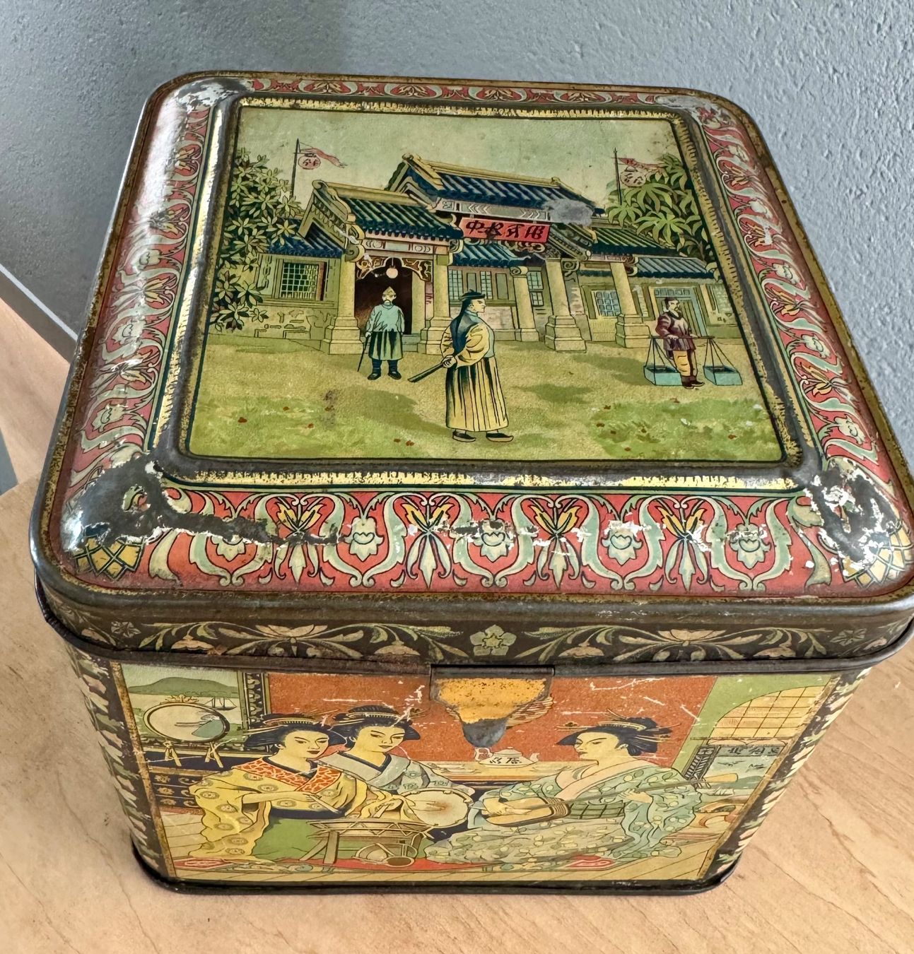 Dosen: Antike Blechdose Teedose chinesische Motive – Gebraucht aus Rothrist von Luckywinner 7