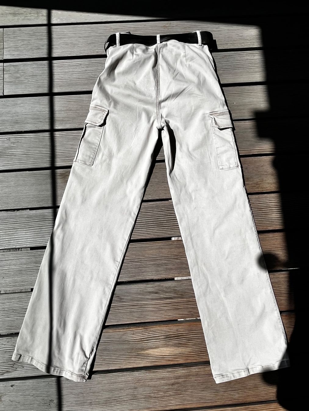 Pantalons: Cargohosen beige Grösse 34 mit Gurt – D'occasion à Gommiswald par RiLiMa 2