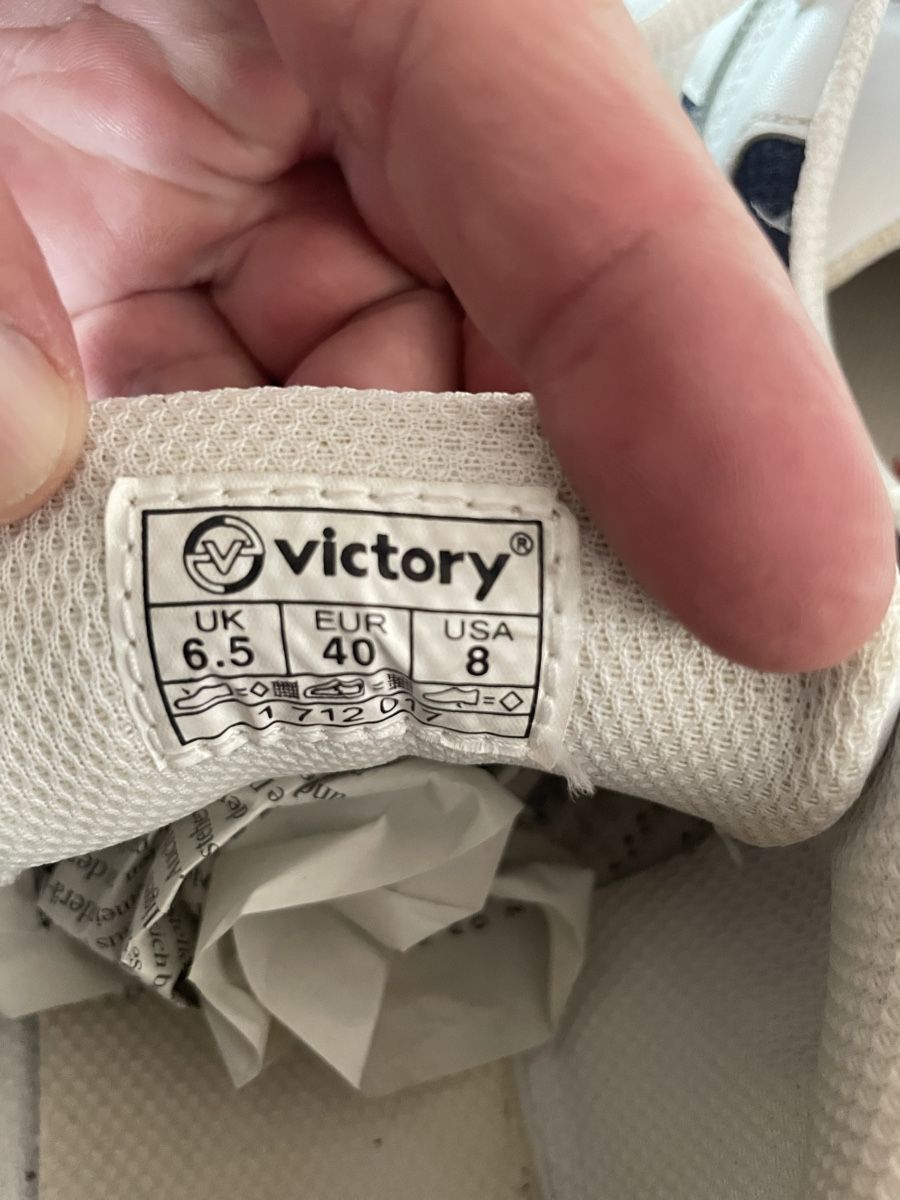 Victory Scarpe da uomo: Chaussures Sneakers Vintage Victory Taille 40 – Usato da Vallamand venduto da Bricbracbroc82 5