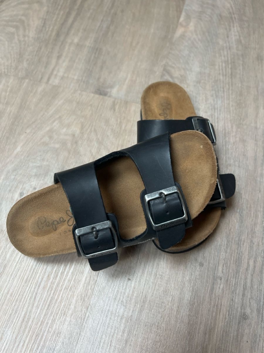 Pepe Jeans Scarpe per ragazzi: Kinder Hausschuhe 33 – Usato da Bachenbülach venduto da Dana_Ondrasik 1