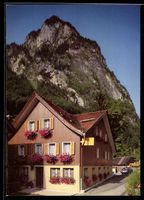 AK Isenthal Uri, Hotel-Restaurant Urirotstock vor Felswand, 