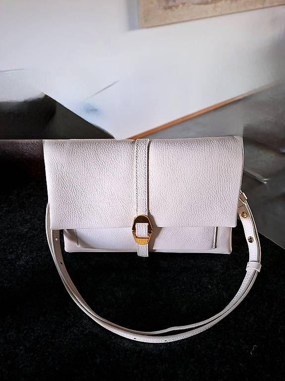Borse da donna: Handtasche Marke Coccinelle – Usato da Birsfelden venduto da manu4054