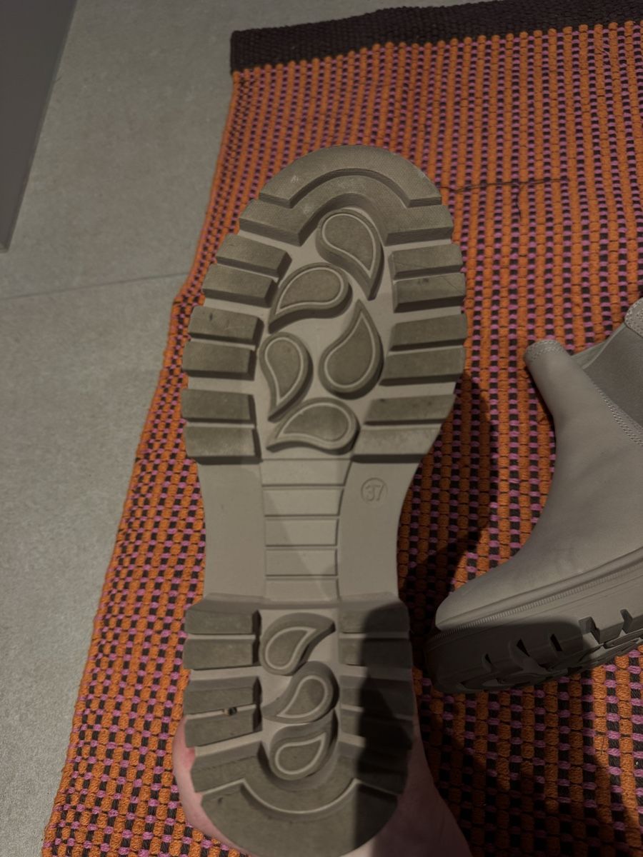 Scarpe da donna: beige boots – Usato da Roggwil BE venduto da lffcb 3