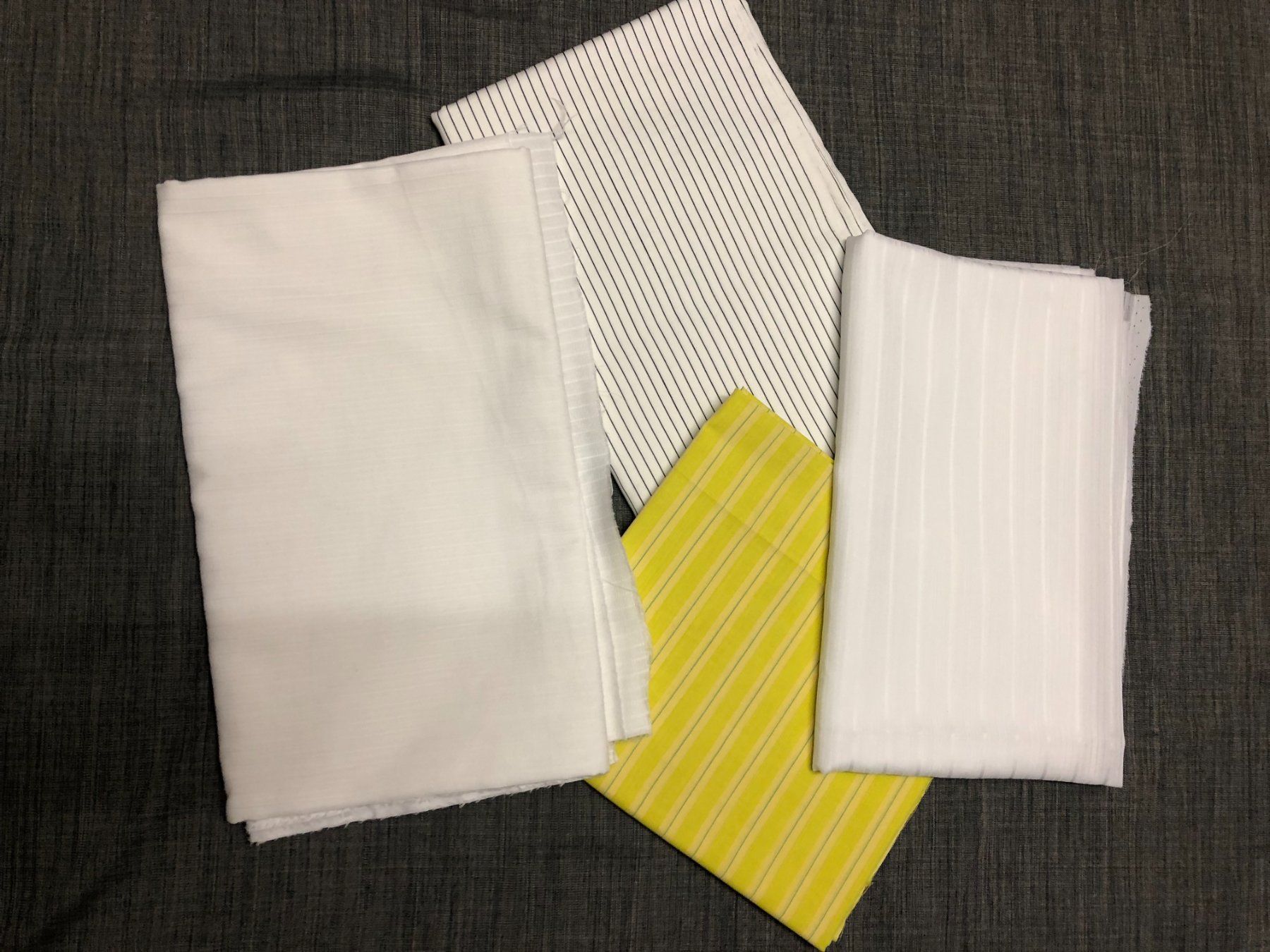 Tissus: Grosse Stoffe mit Streifen  Baumwolle/Polyester – D'occasion à Samstagern par TAAF 3