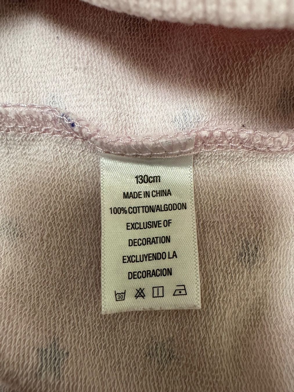Pullover & Sweatshirts: Pullover rosa Kind mit Hasenmotiv Grösse 130 – Gebraucht aus Winkel von Schorley 2