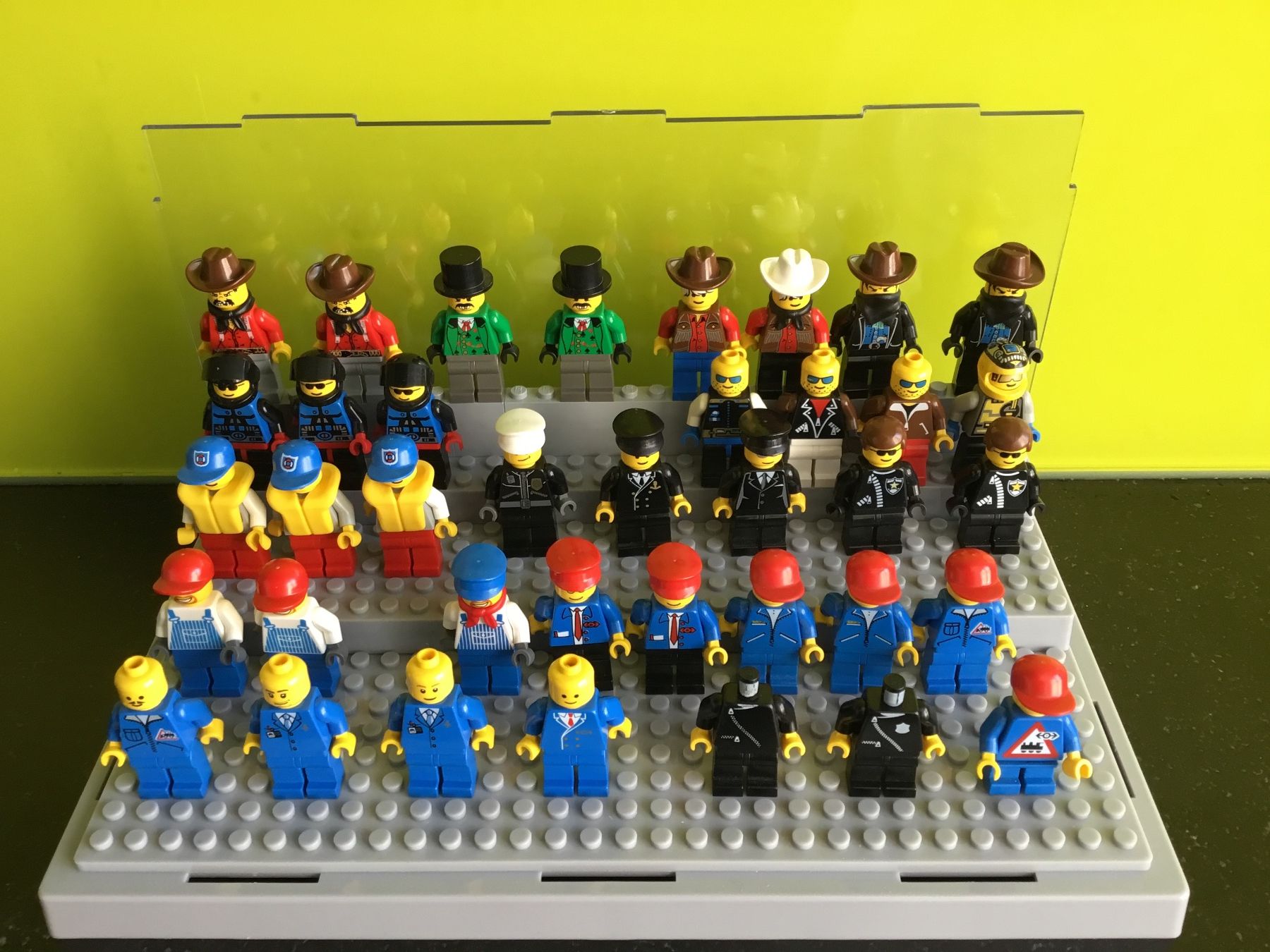 Lego Statuette: Lego Figuren Sammlung – Usato da Basel venduto da Hampe1555 2