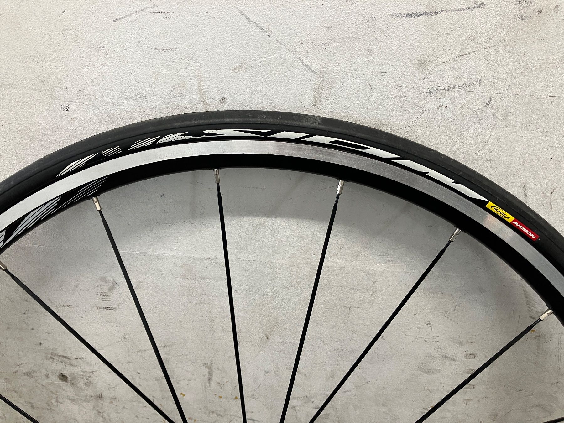 Pneumatici & Ruote complete: Mavic Aksion Vorderrad – Nuovo (secondo la descrizione) da Burgdorf venduto da intact-Velowerkstatt 2