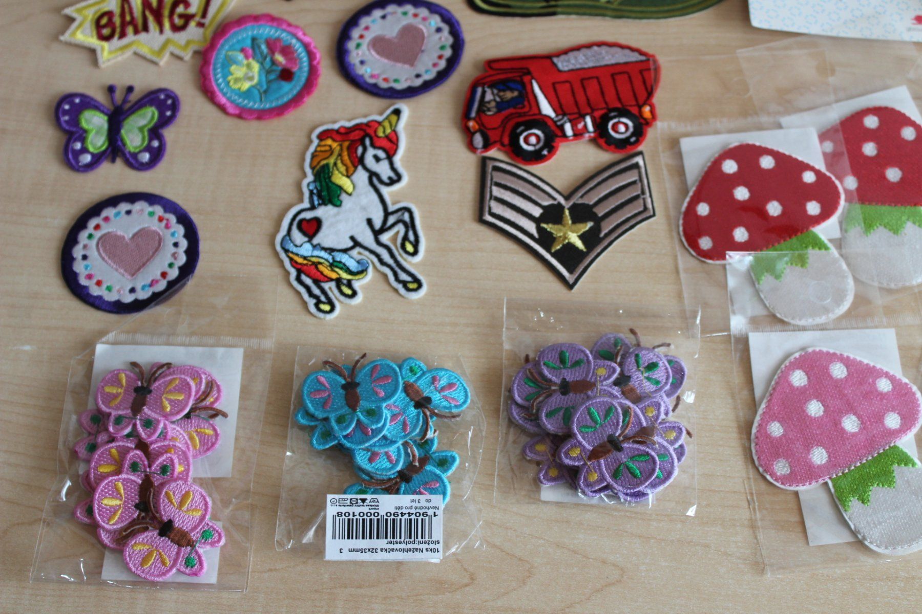 Tissus: Aufnäher Aufbügler Patches – Neuf (Voir description) à Obfelden par solomon111 3