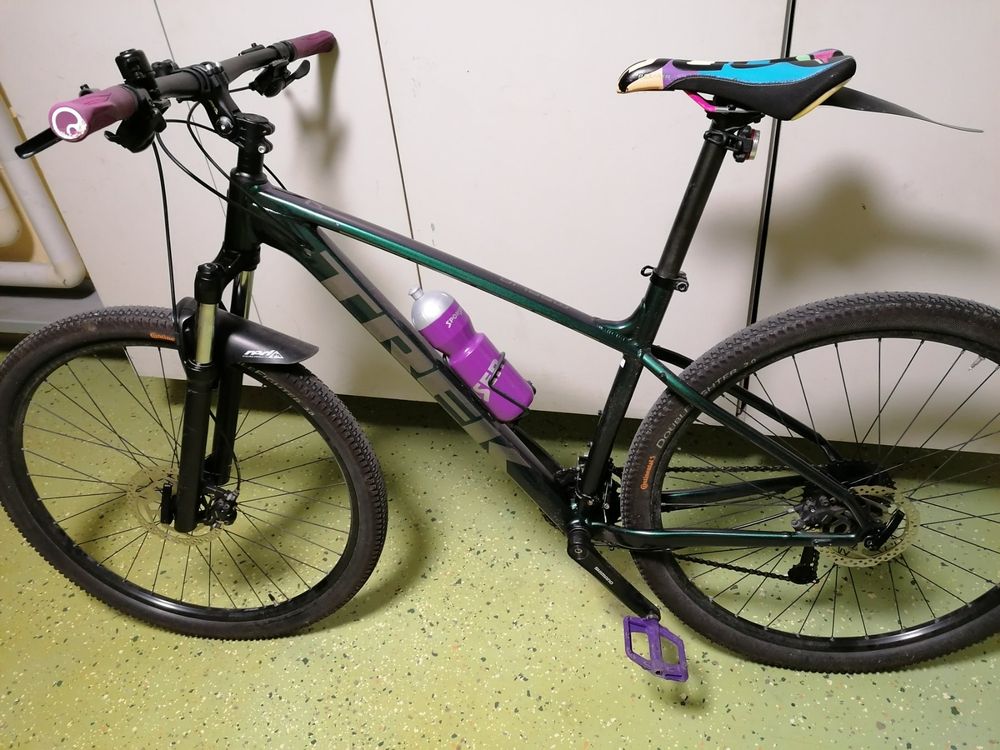 Trek marlin deals emerald iris