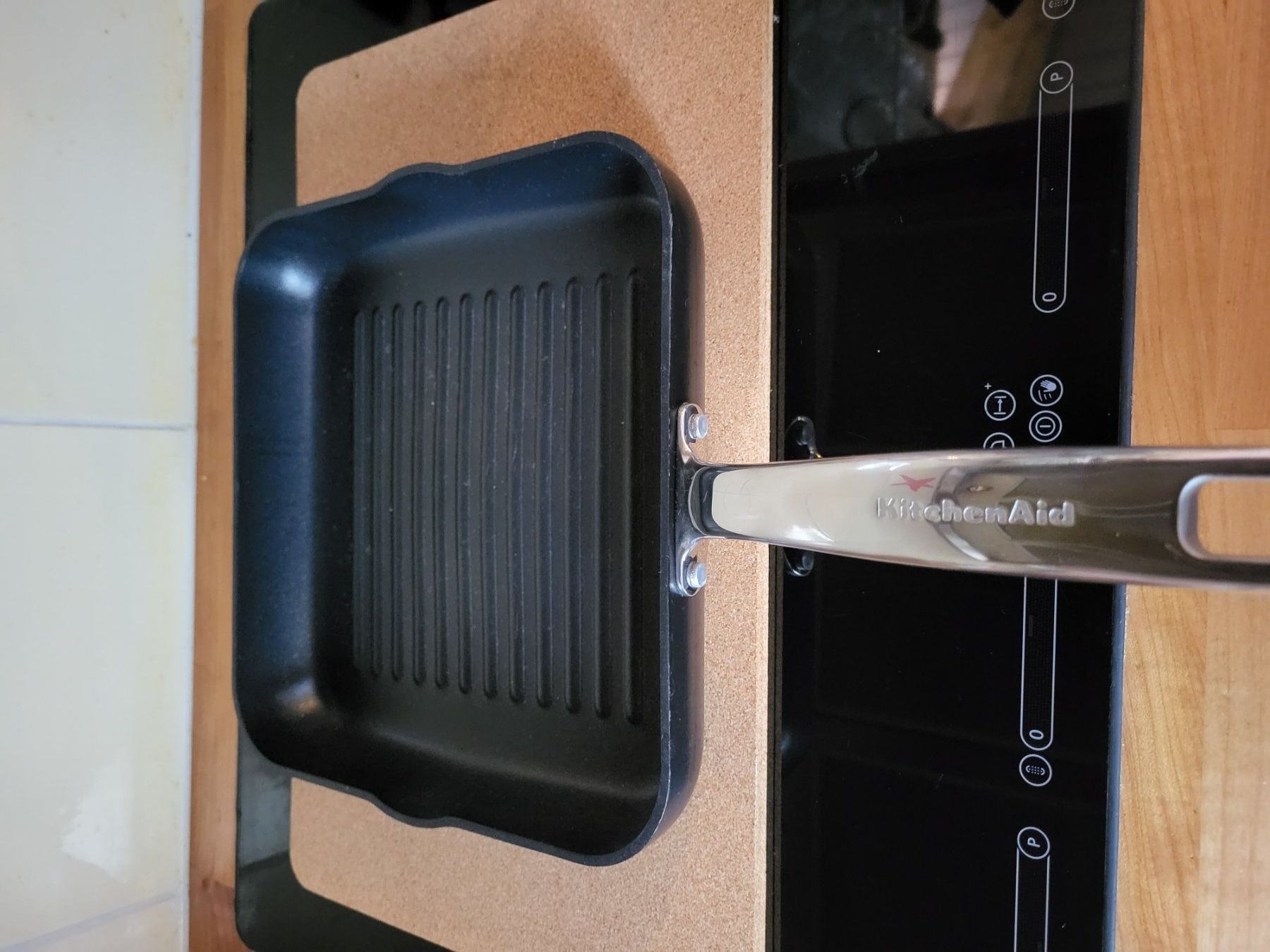 Kitchenaid Pfannen: KitchenAid Brat- & Grillpfannen, 26 x 26 cm – Gebraucht aus Siebnen von KiKla-Siebnen 2