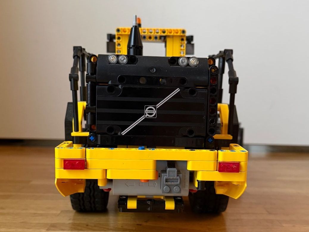 Lego Spielzeuge: Lego Technic 42030 Volvo Radlader – Gebraucht aus Zug von marcosonlineshop 2