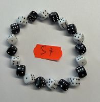 1 Stück / Würfel-Kette, schwarz-weiss, neuwertig.