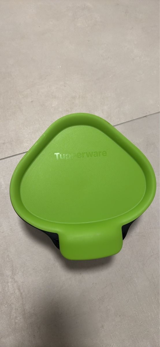 Tupperware Behälter & Ähnliches: Tupperware Schüssel Set, div. Farben, neuwertig! – Gebraucht aus Däniken SO von SC.pay 7