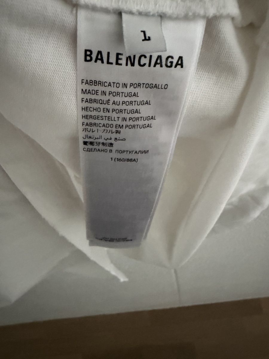 Balenciaga T-Shirts: Balenciaga Oversized T-Shirt – Neu und originalverpackt aus Zürich von ReStyle. 4