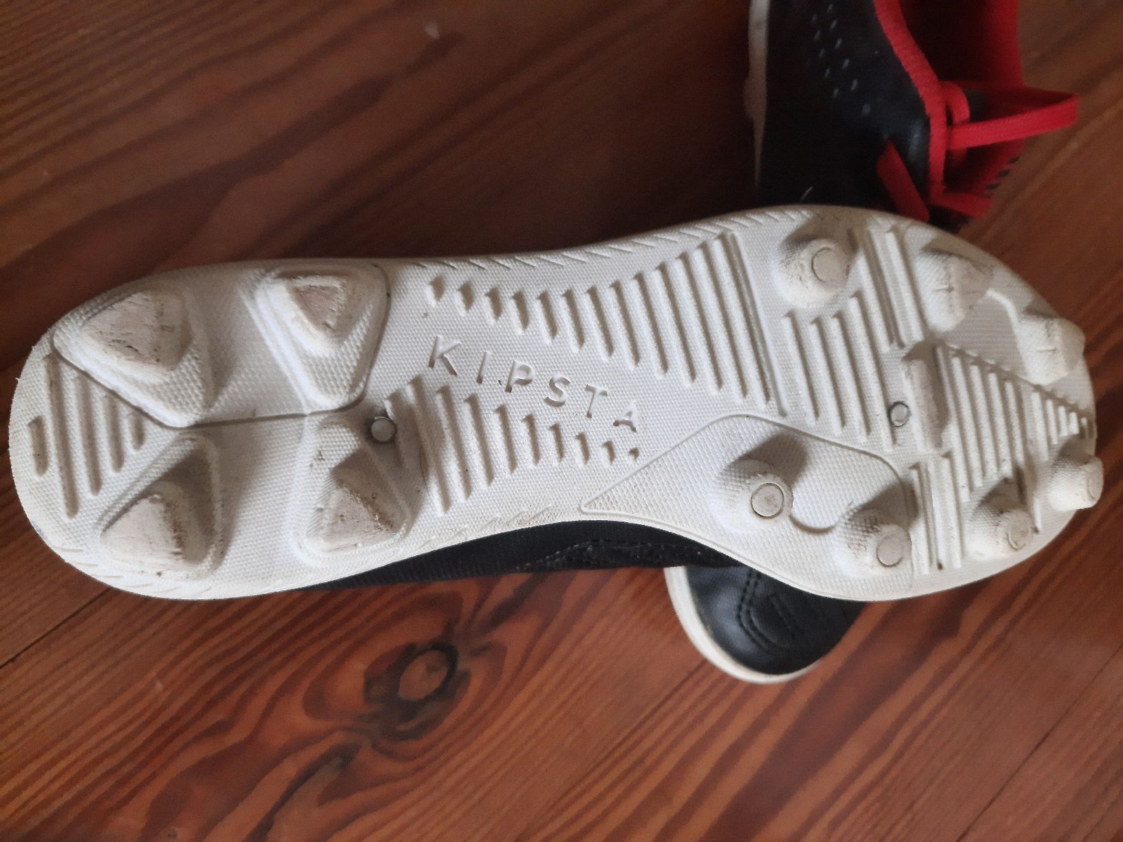 Decathlon Scarpe da uomo: Fussballschuhe Nockenschuhe 34 – Usato da Lamboing venduto da Oakhurst 1