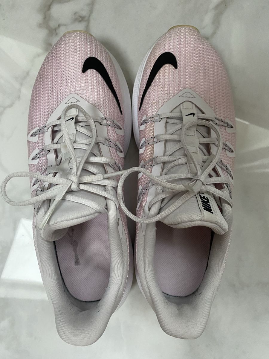 Nike Chaussures femmes: Damen Nike Running Schuhe Gr. 37.5 – D'occasion à Estavayer-le-Lac par Mimmy02 1