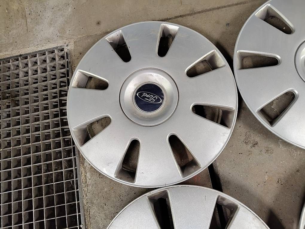 Tutti pezzi di ricambio auto: Ford S-Max Radkappen – Usato da Zezikon venduto da Richli97 3