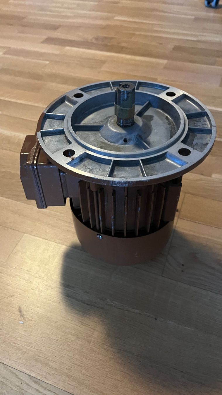 Motori: Elektromotor FNF 80A2 0.75 kW – Usato da Plaffeien venduto da M.Spicher 2