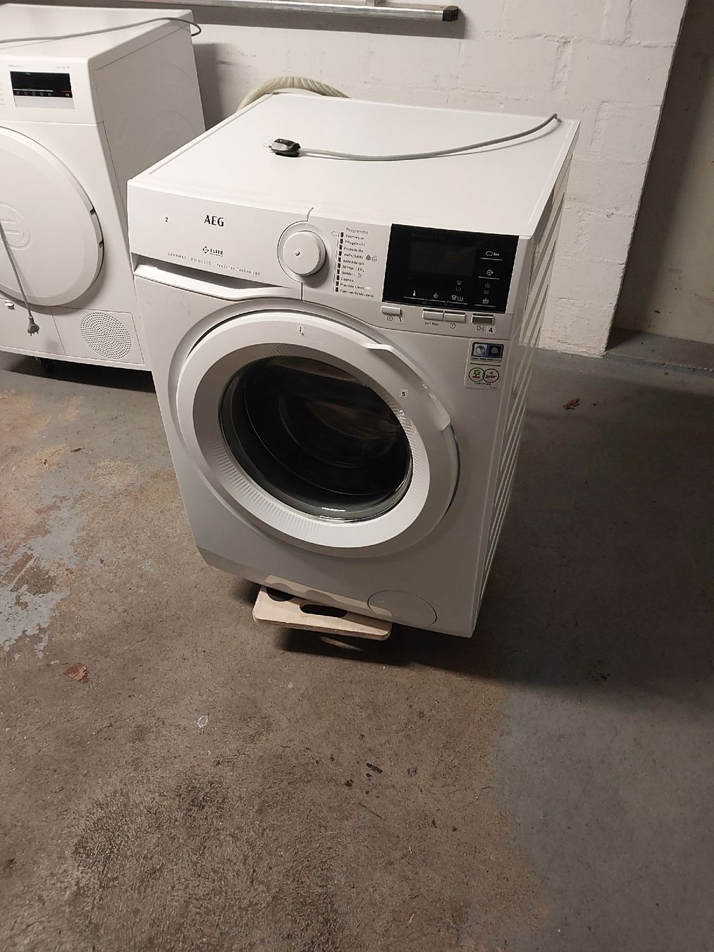 AEG Lavatrici: Waschmaschine Frontlader gebraucht – Usato da Rickenbach Sulz venduto da marco16V