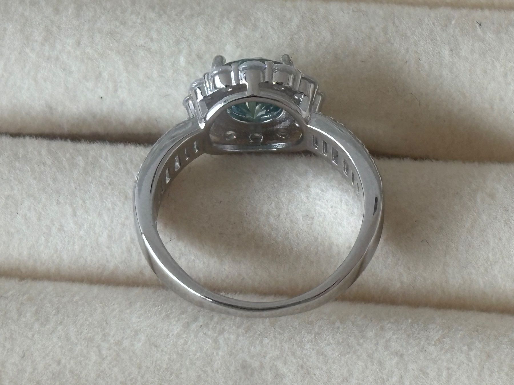 Anelli: Luxus Elegante Gr.17,5 / 7,5 Ring Solitär  Farbe Silber – Nuovo (secondo la descrizione) da Biel-Bienne venduto da Roserosse13 4