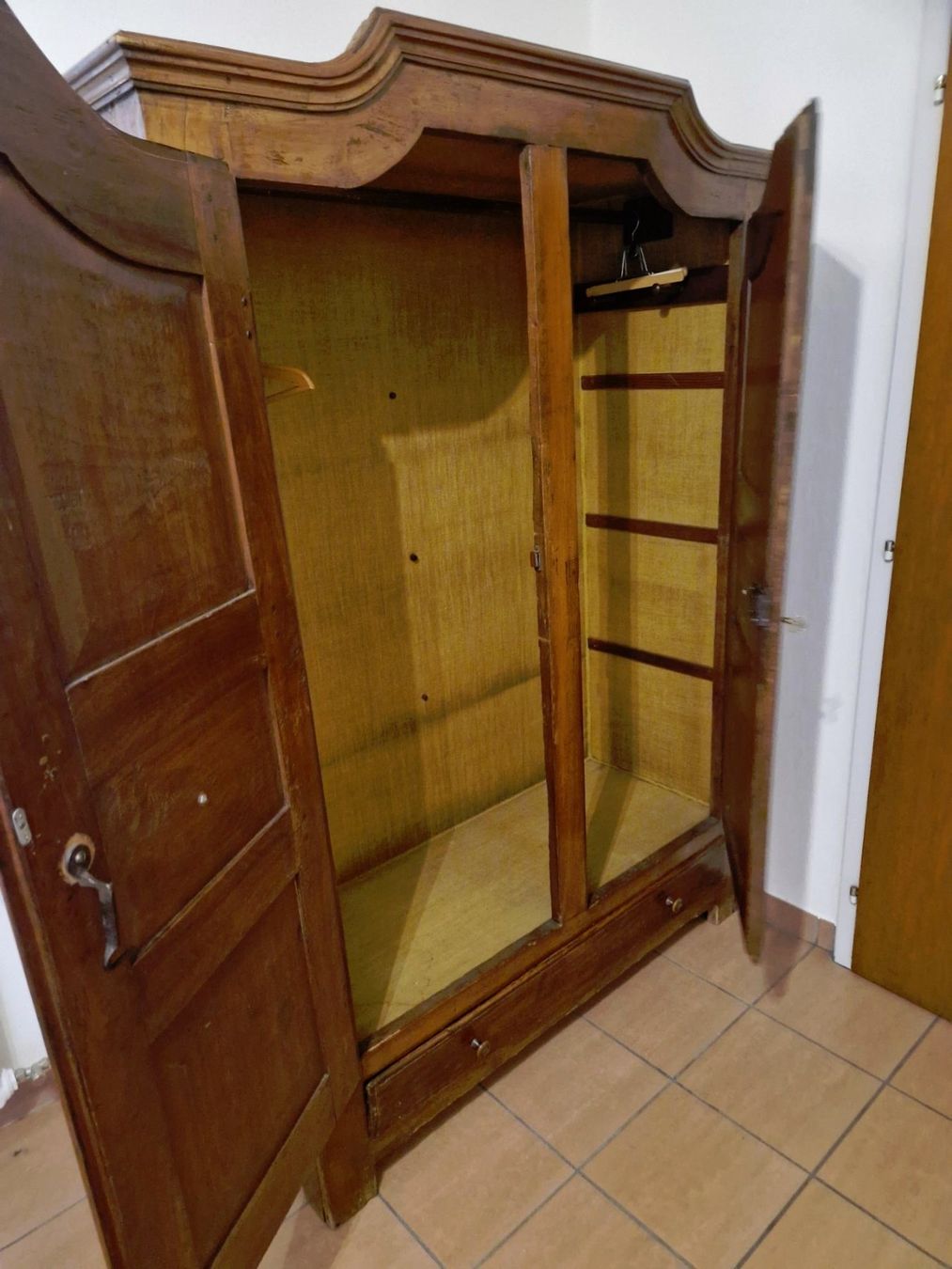 Schränke: Armadio in noce – Gebraucht aus Bellinzona von pietro1953 2