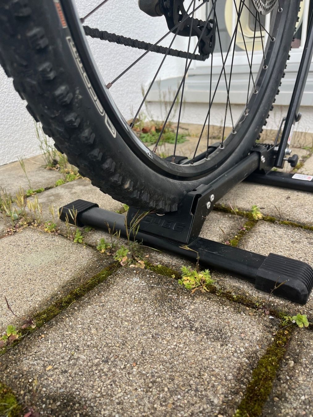Cavalletti per biciclette: Veloständer / Velohalterung Cube – Usato da Lupsingen venduto da Claudine1978 2