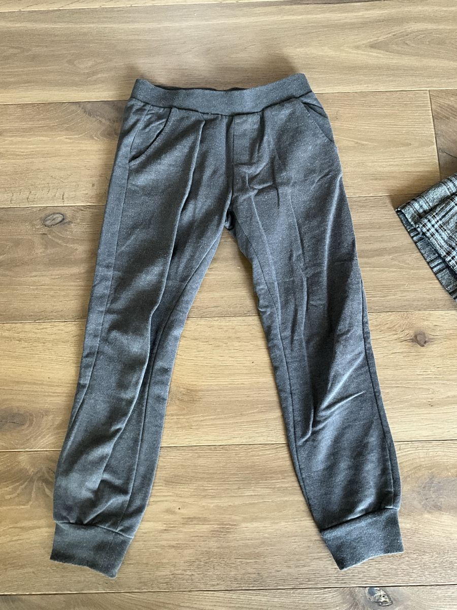 Pantaloni: Coole, bequeme Jogginghose 134 – Usato da Oberhof venduto da Hibrzel