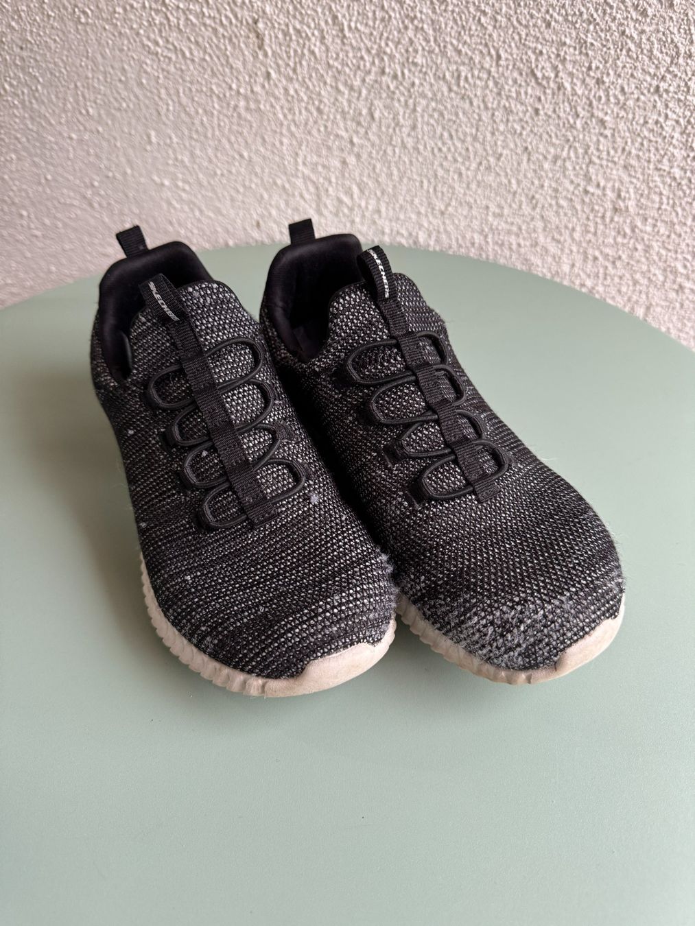 Skechers Scarpe da uomo: Skechers Grösse 36 grau – Usato da Kägiswil venduto da Jindujune