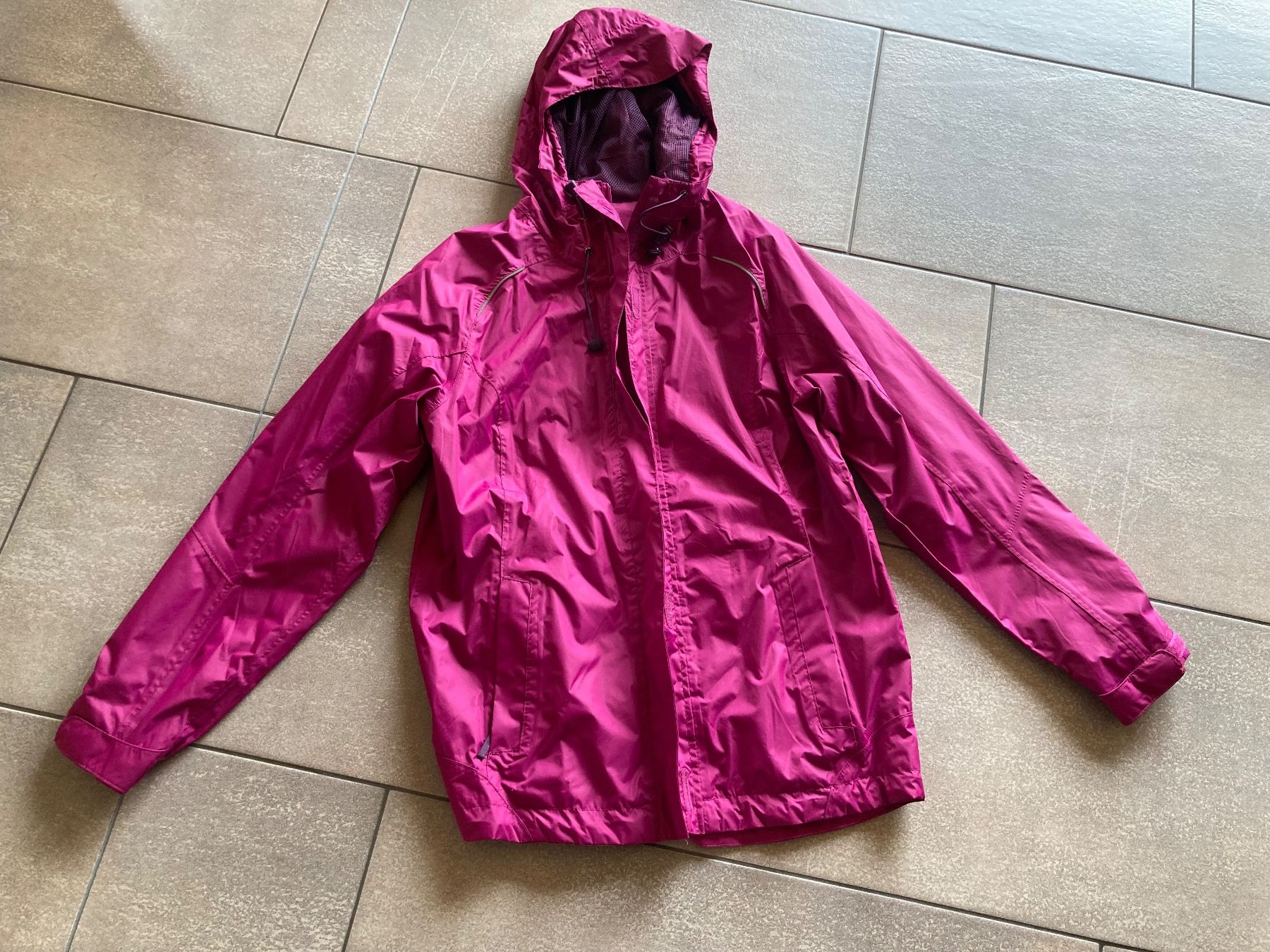 Giacche: Windjacke Gr. 36/38; Neu! – Nuovo (secondo la descrizione) da Mosnang venduto da Kusli09
