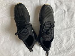 Nike Airmax 270, schwarz mit weisser Sohle, Gr.43, getragen