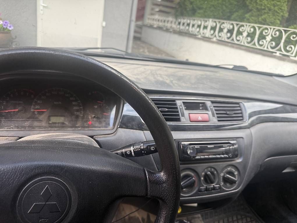 Autos: Mitsubishi Lancer 1.6 Comfort – D'occasion à Oberriet SG par TipTop-R 3