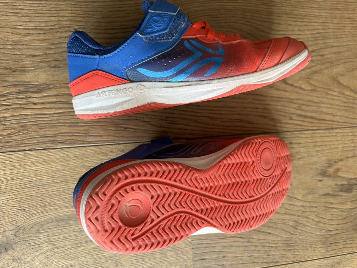 Scarpe per ragazzi: Kinder Tennis Schuhe Gr 37 – Usato da Uerikon venduto da Saffagirl 2