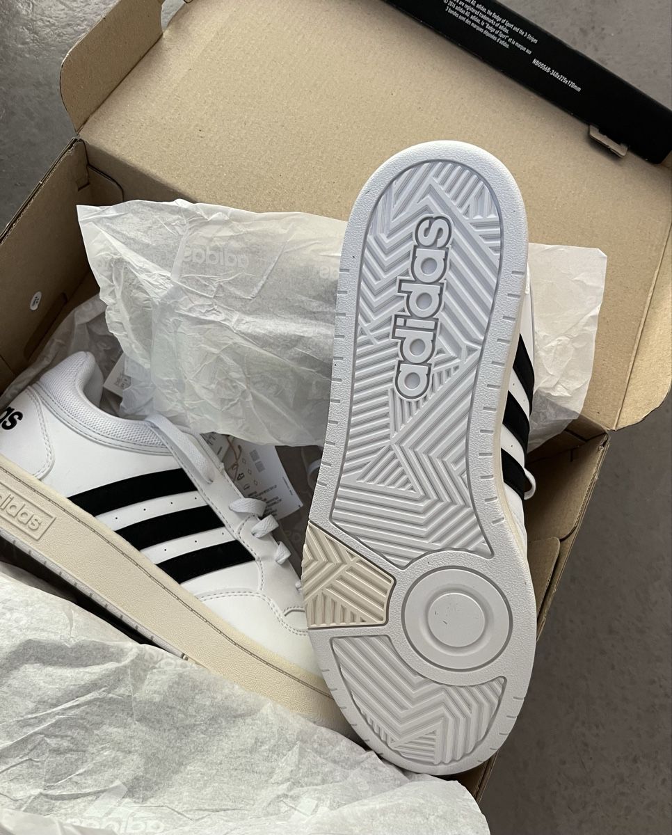 Adidas Herrenschuhe: Adidas Hoops 3.0 Gr. 44 2/3 - Neu – Neu und originalverpackt aus Mörschwil von Levian 2