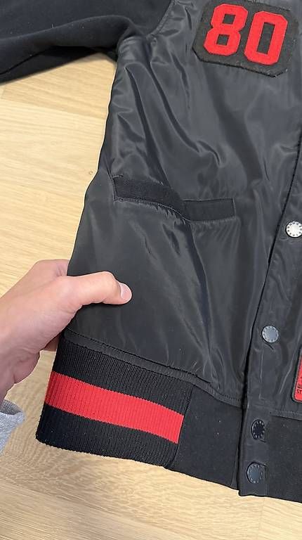 Jacken: The hundreds jacket  – Gebraucht aus Pully von Evgenii13 4