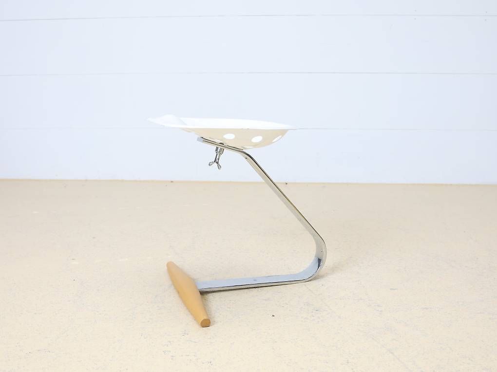 Zanotta Sgabelli: Zanotta Mezzadro Hocker | Weiss Chrom – Usato da Meinisberg venduto da atelier_TILIJA 2
