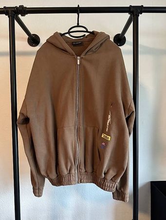 Reisverschluss Pullover und Trainerhose 