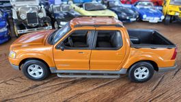 Ford Explorer SportTrac 1:18 Maisto