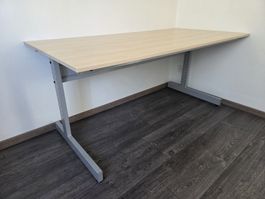 Bureau IKEA JERKER 160x80 cm