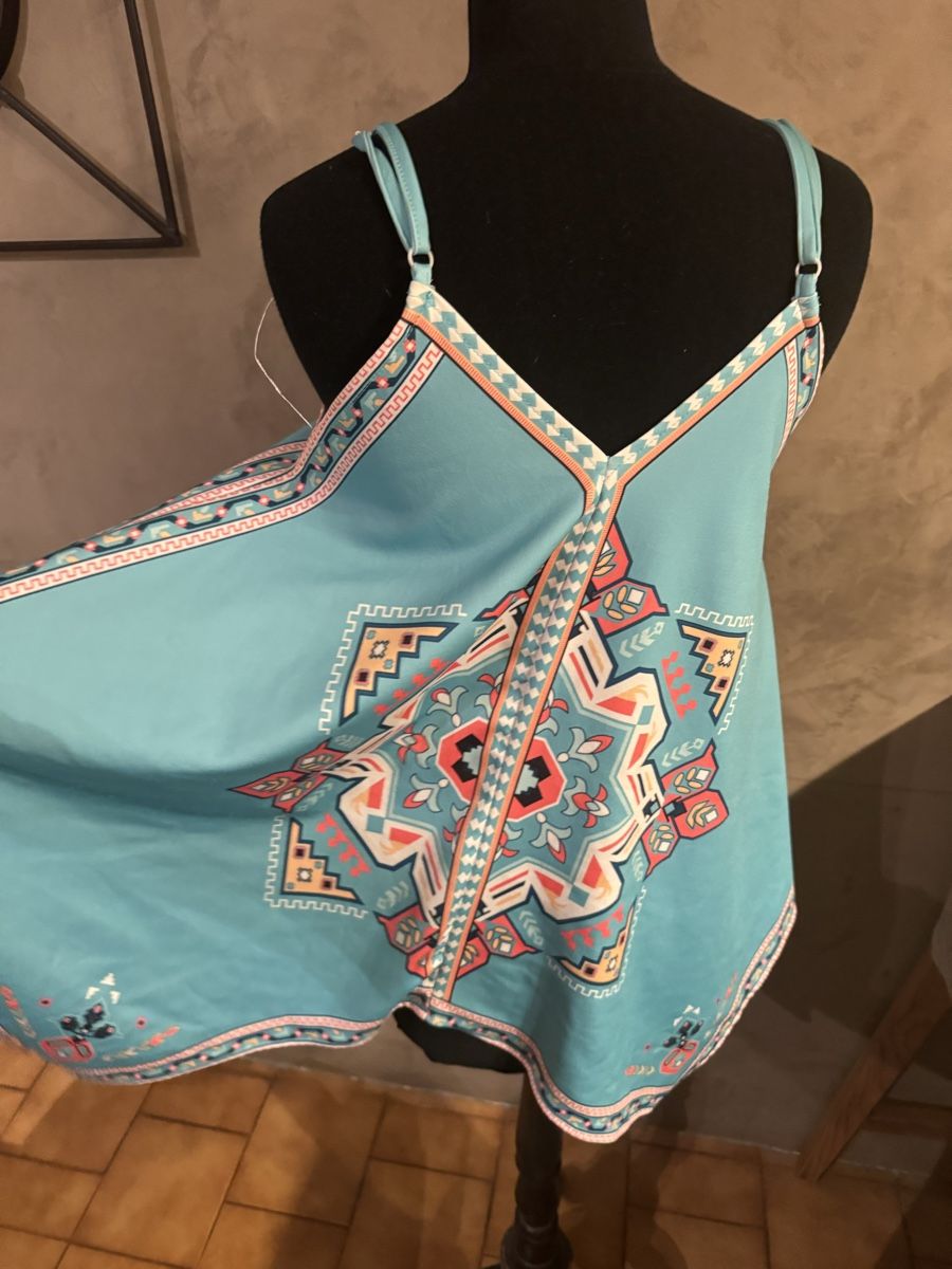 Top: Top Taille 38 Myriam – Usato da Veyrier venduto da kimedovapa 2