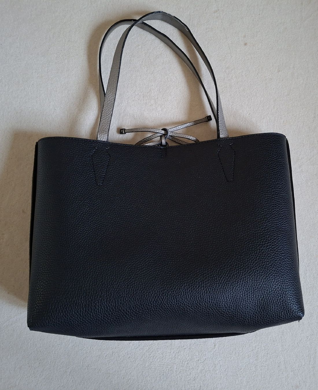 Guess Borse da donna: Guess Wende-Tasche schwarz/silber – Usato da Barzheim venduto da spitz01 4