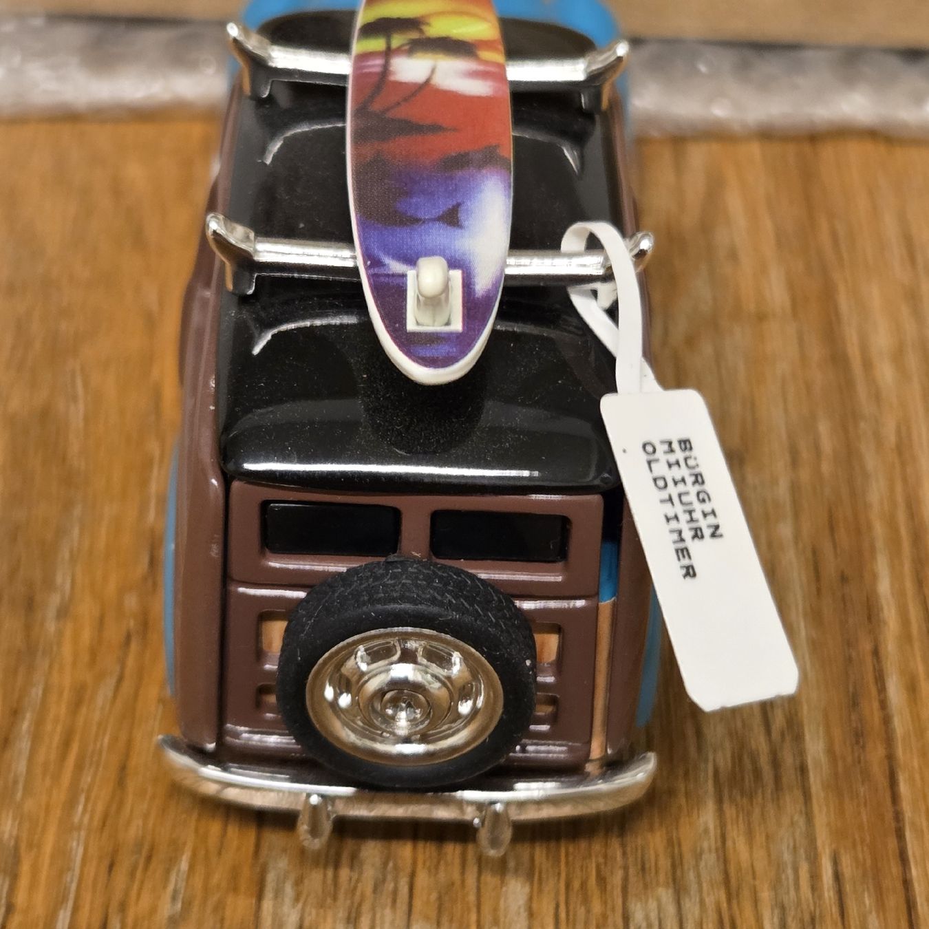 Orologi da terra & Orologi da parete: Neue Tischuhr Oldtimer Auto mit Surfbrett Top.. – Nuovo e nell'imballaggio originale da Stans venduto da Ducati16 7