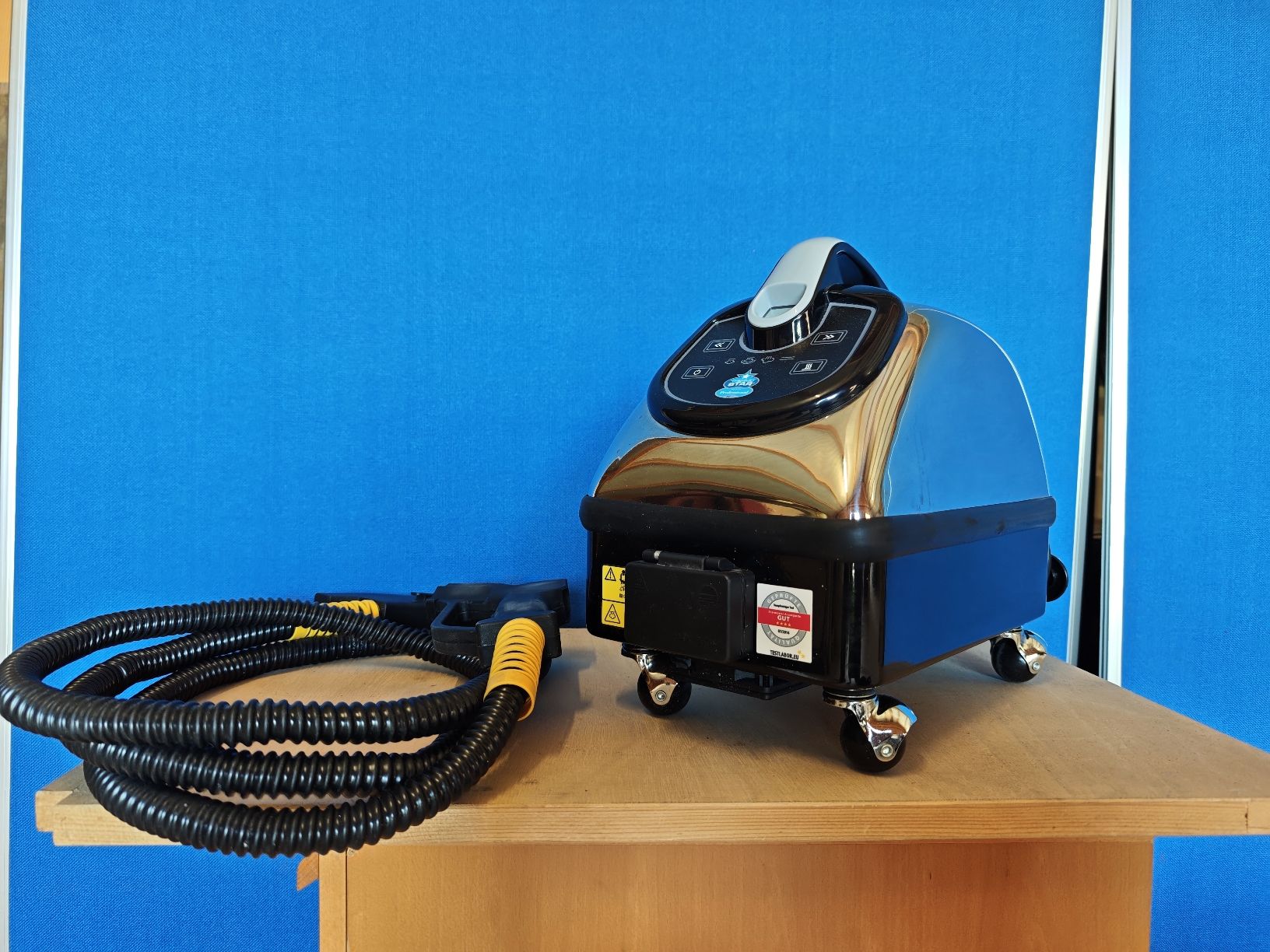 Thermostar Pulitori a vapore: Trockendampfreiniger Thermostar Professional S4 – Usato da Wetzikon ZH venduto da luigi83