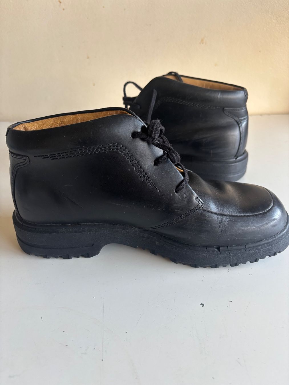 Timberland Scarpe da uomo: Chaussures Timberland Leather – Usato da Lausanne venduto da ali_eddine 2