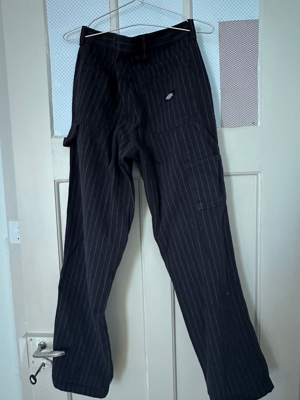 Dickies Pantaloni: DICKIES pantalon cargo brun-noir T27 – Usato da Neuchâtel venduto da mar_gx8w 6