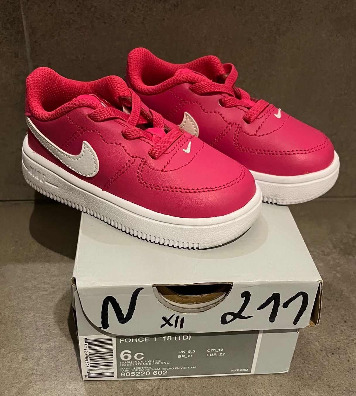 Nike Schuhe für Jungen: Nike Air Force 1 - Taille 22 – Neu und originalverpackt aus Villaz-St-Pierre von pepe86
