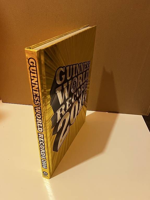 Libri: Guinness World Record 2016, Buch – Usato da Zürich venduto da Pingu55555 1