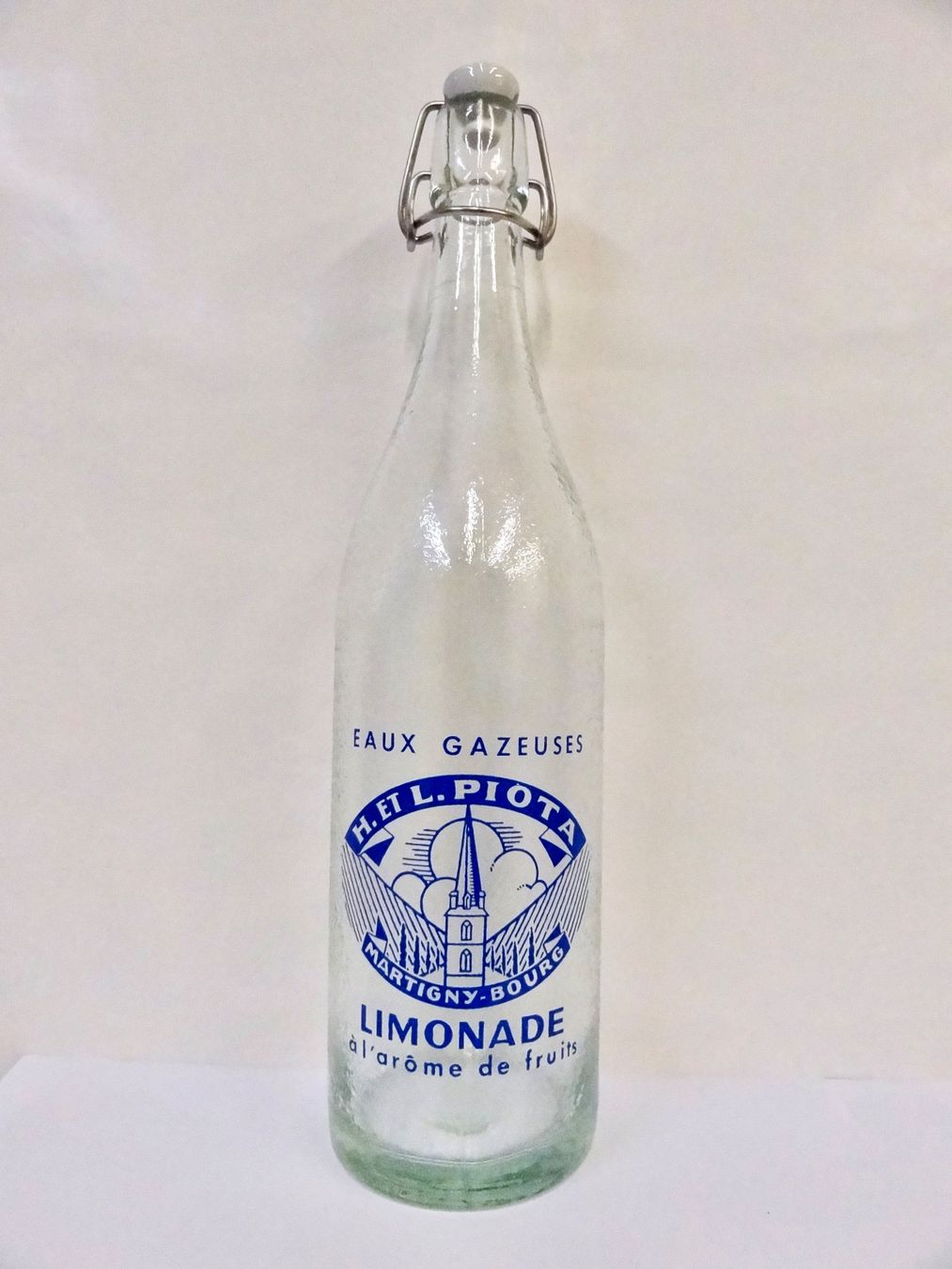 Gläser, Krüge & Flaschen: alte Flasche LIMONADE PIOTA MARTIGNY 1957 – Gebraucht aus Kerzers von Flaschenposten 1