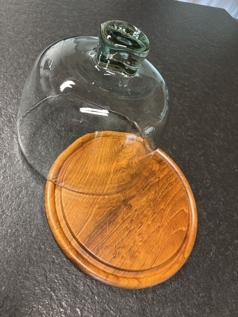 Piatti di portata: Holzbrett mit Glasglocke Vintage – Usato da Walterswil SO venduto da simone111