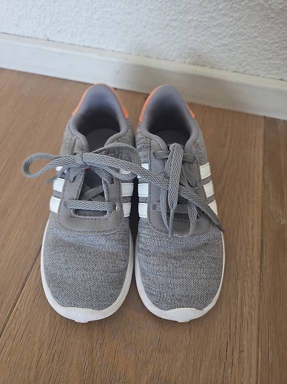 Adidas Chaussures garçon: Adidas Sneaker Gr. 27 – D'occasion à Jona par bluefeeling 1